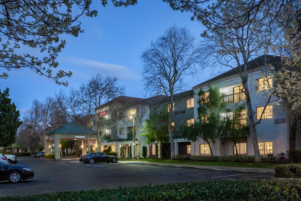 Courtyard by Marriott