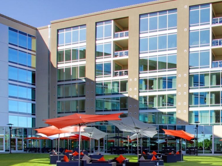 University Plaza Waterfront Hotel