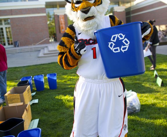 powercat with a recycling bin