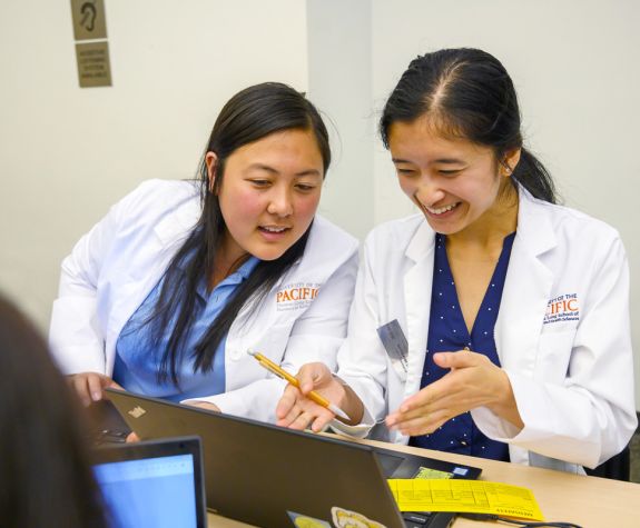 pharmacy students working together