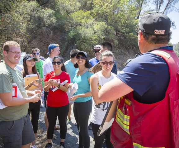 geology students field trip