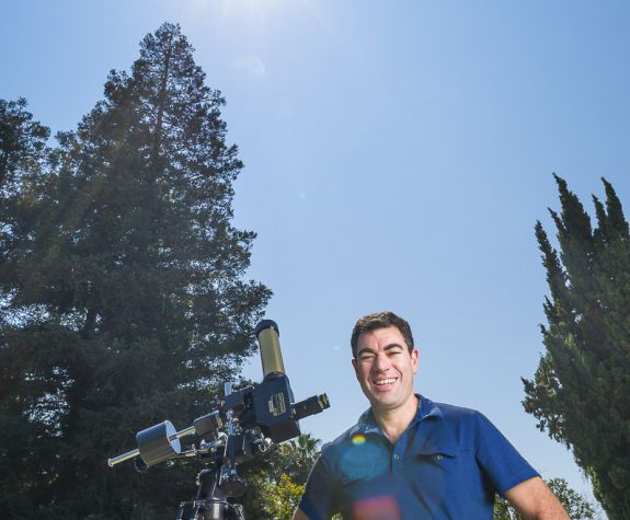 physics professor Daniel Jontof-Hutter