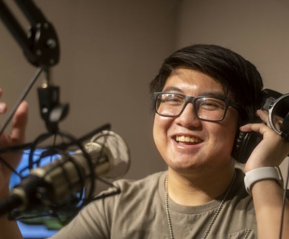 communication major benny huynh