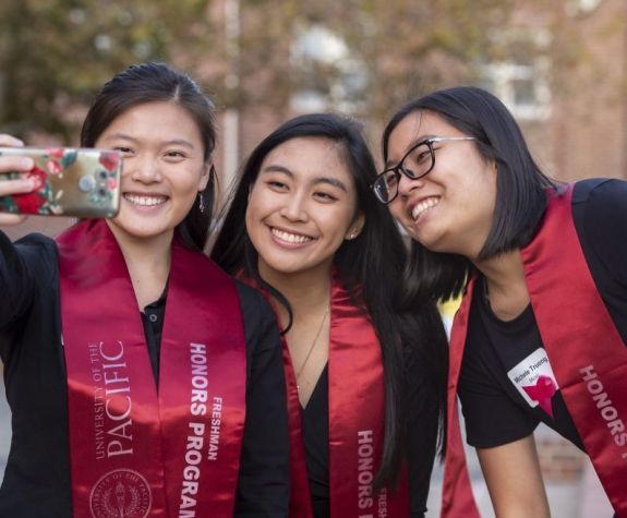 students smiling first year honors