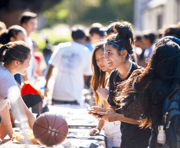 students at the club fair