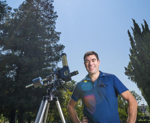 physics professor Daniel Jontof-Hutter