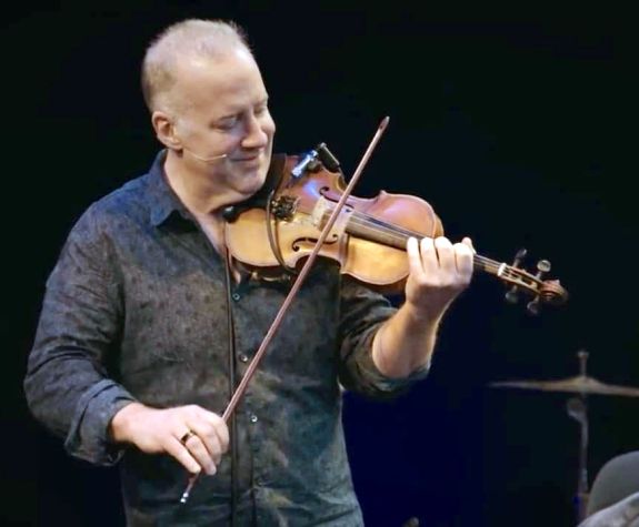 Violinist Christian Howes