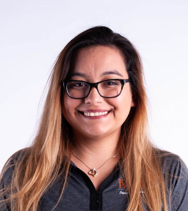 Head shot Photo of Leticia