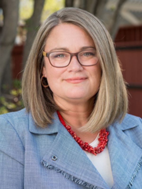 Henderson-Sabes, Jennifer headshot