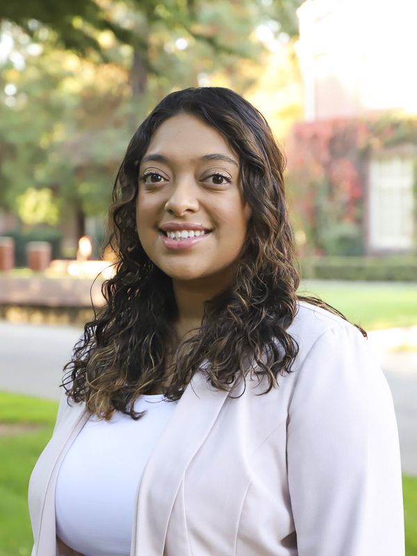 jocelyn lopez headshot