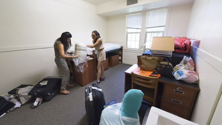 students moving into Southwest hall