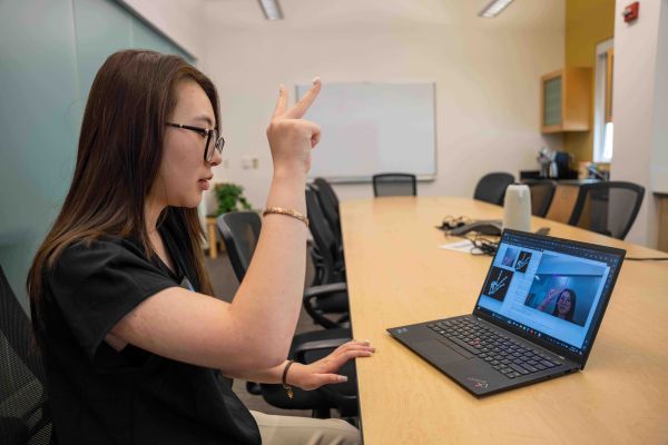 Khanh Linh Nguyen works on her Pacific Summer Research Fellowship project