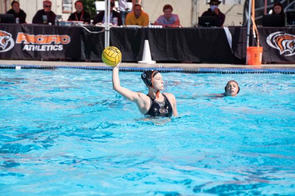 Brianna Utas shoots the ball for the Tigers