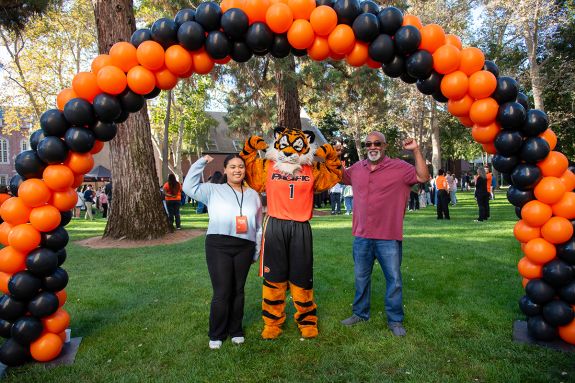 Prospective student and parent attend Pacific's Fall Open House