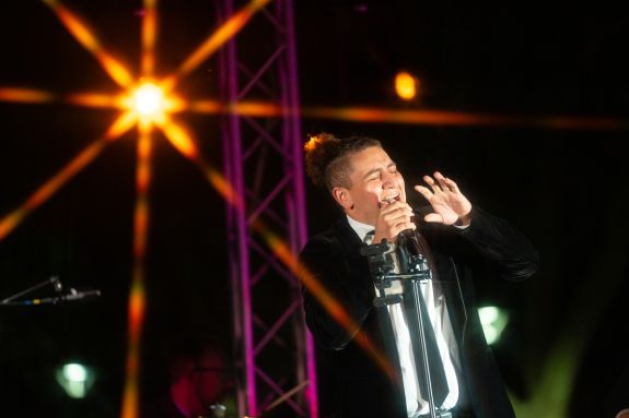 Filo Ebid performing at Pacific