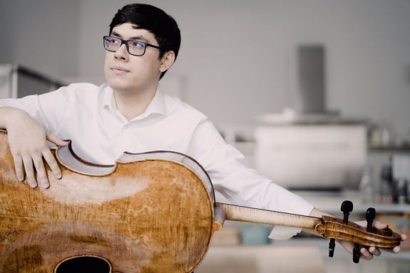 Cellist Zlatomir Fung