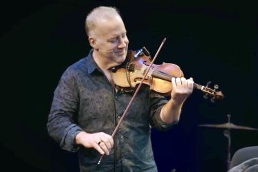 Violinist Christian Howes