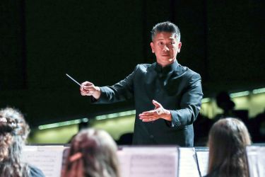 Vu Nguyen conducting the Pacific Concert Band
