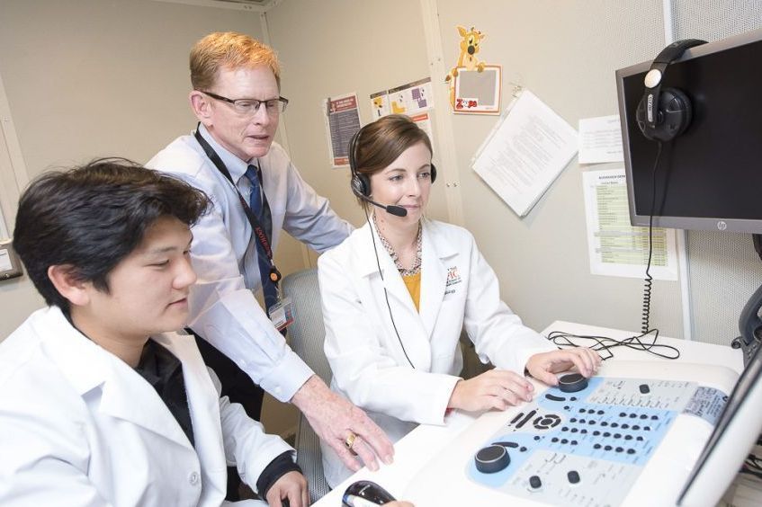 Students work with expert faculty in our state-of-the-art training facilities on campus in San Francisco