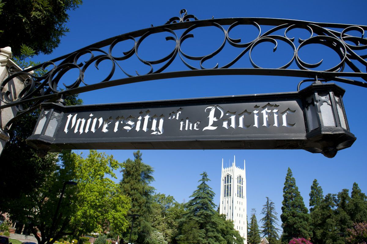 Entrance gate and Burns Tower