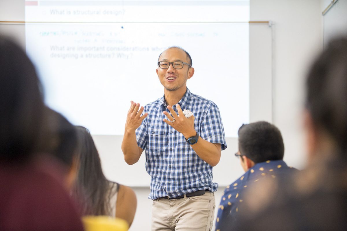 school of engineering and computer science professor teaching in classroom