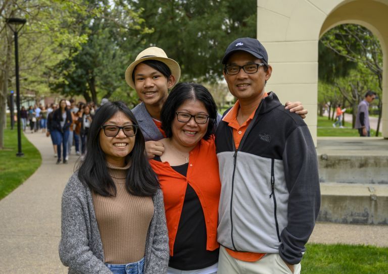 family visiting campus