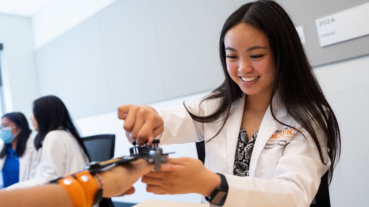 A student works with a patient at a Diabetes Care Clinic