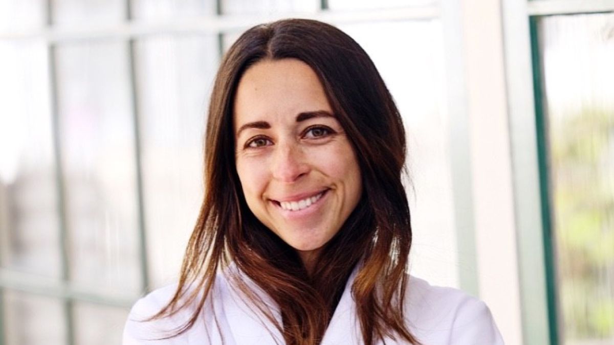 Pharmacy alumna pivots to career in medical writing | University of the ...