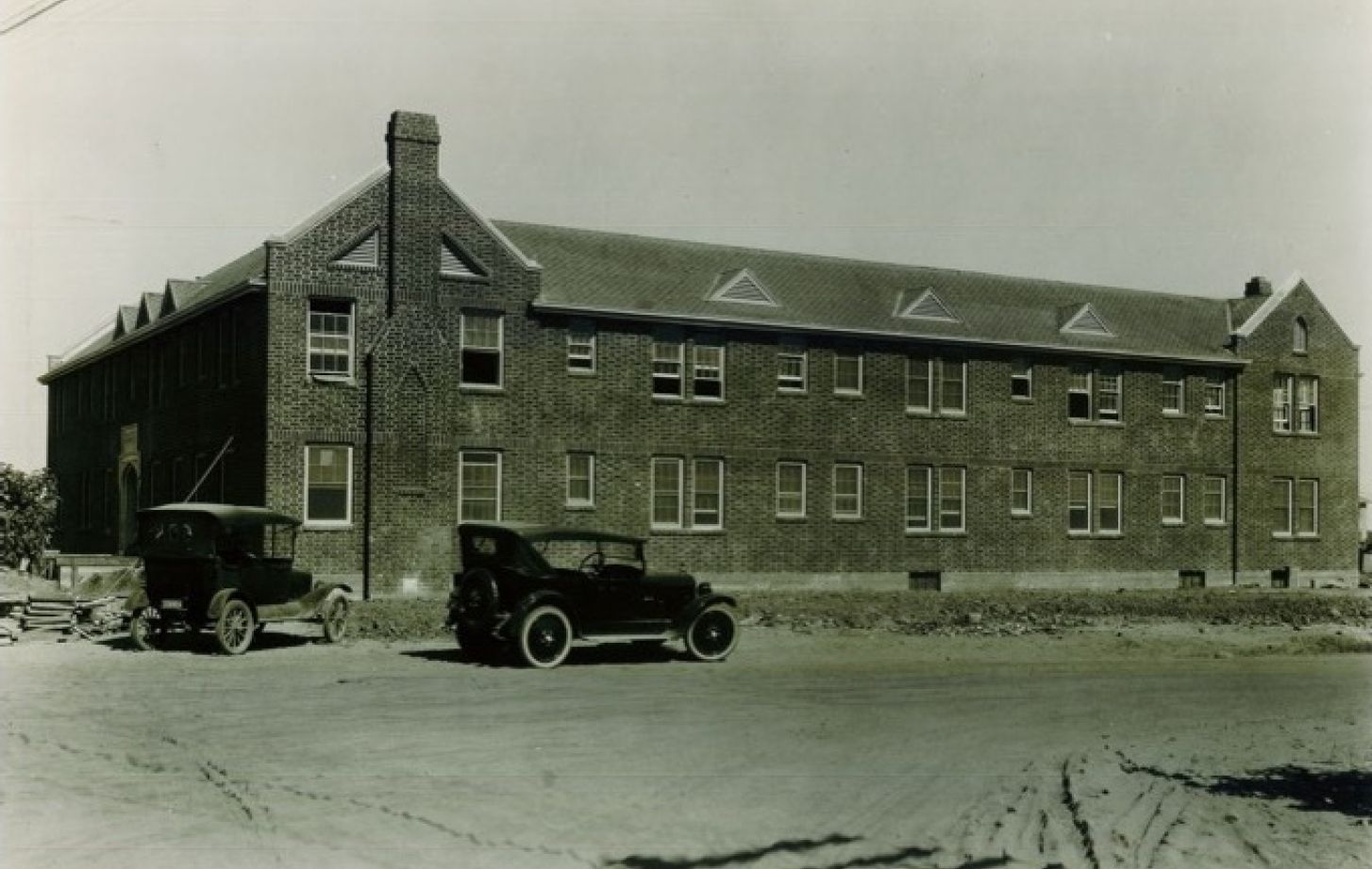 Manor Hall in a 1925 photo. 