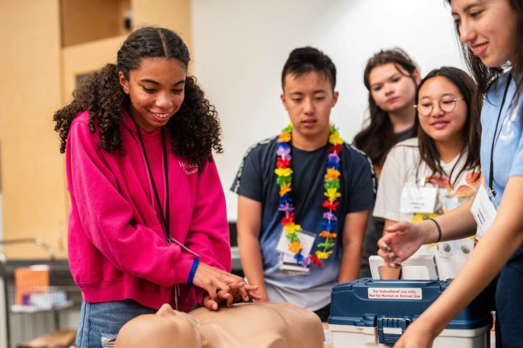 High school students during Future Pharmacists at Pacific Summer High School Institute