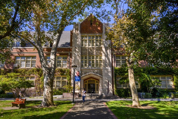 Knoles Hall
