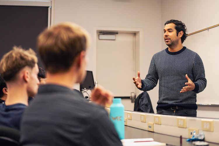 Robert Betancort '08, chief operating officer of Absentia Labs. 