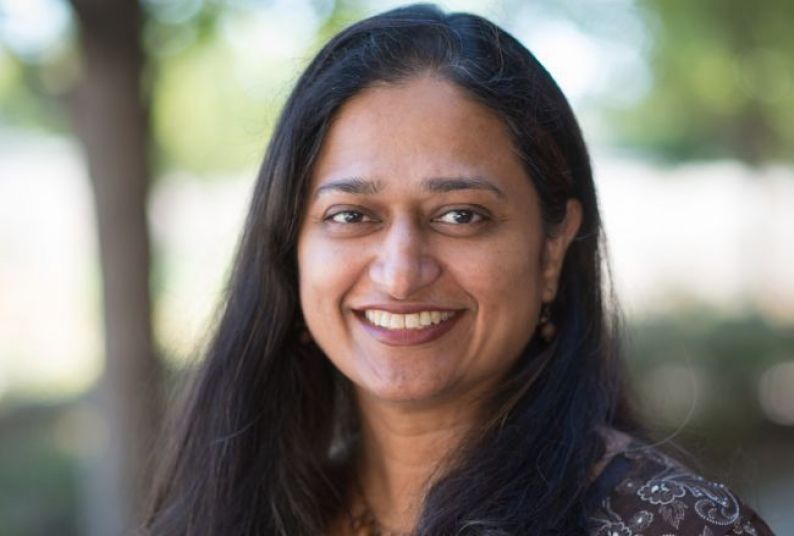 Photo of Associate Professor Preeti Oza