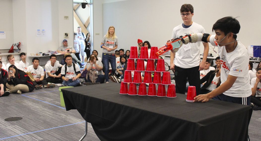 Students participating in MESA projects