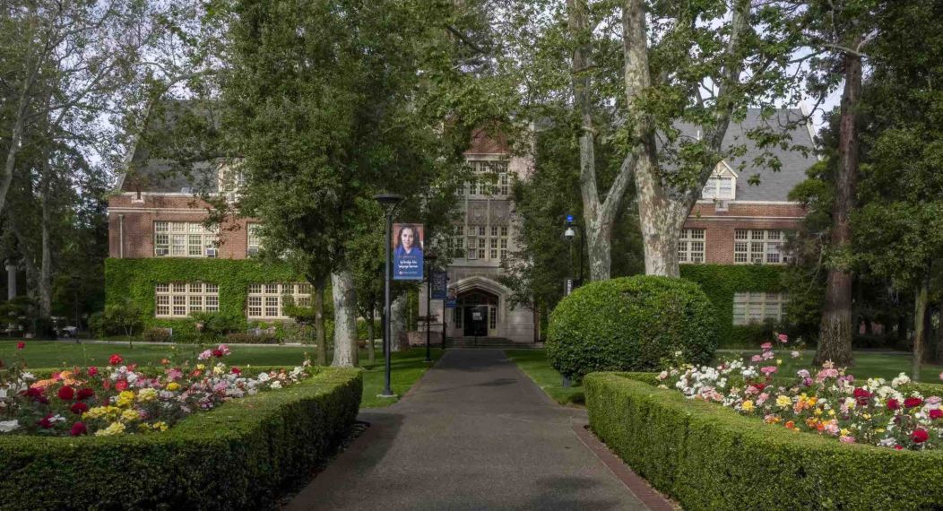 pathway to Knoles Hall
