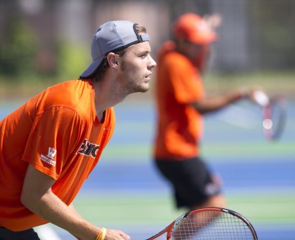 Tennis player waiting for the ball to be served