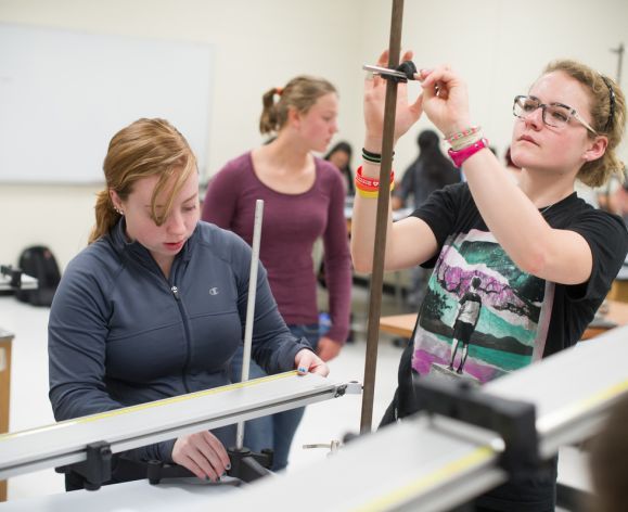 Pacific physics students in the lab