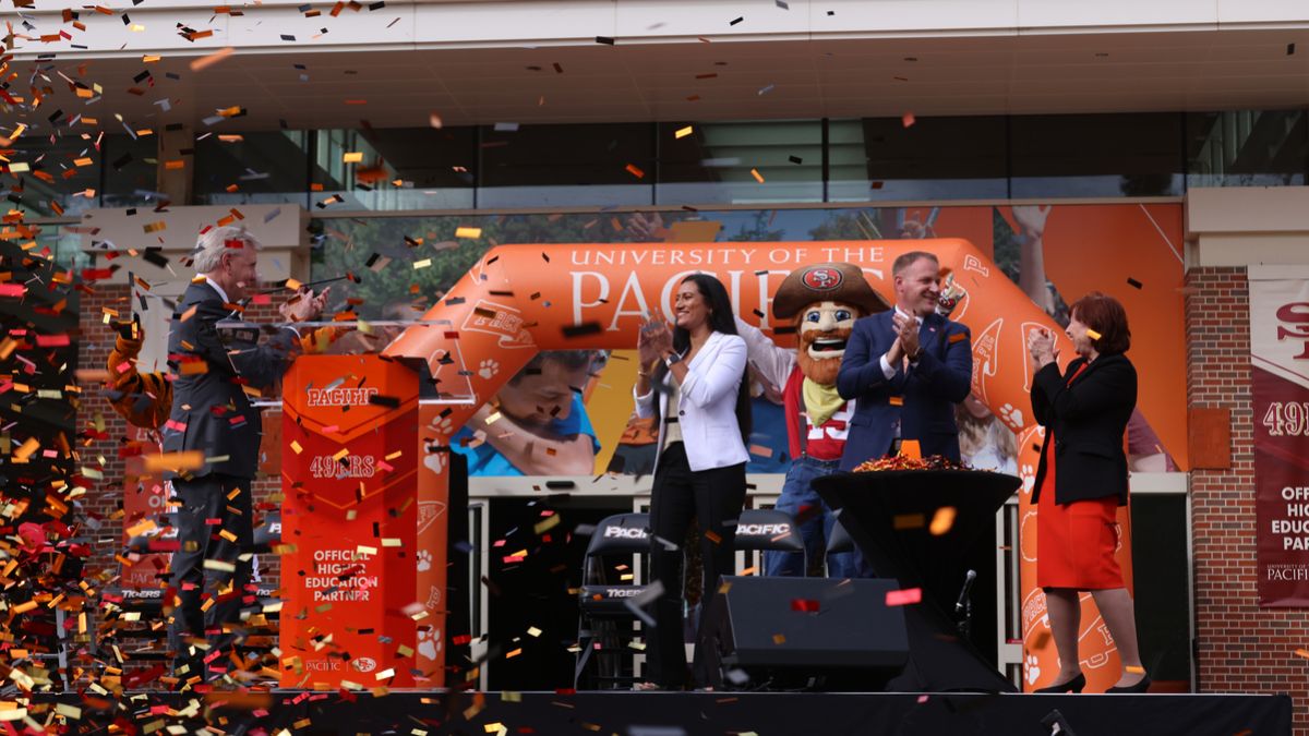 Platform party and confetti