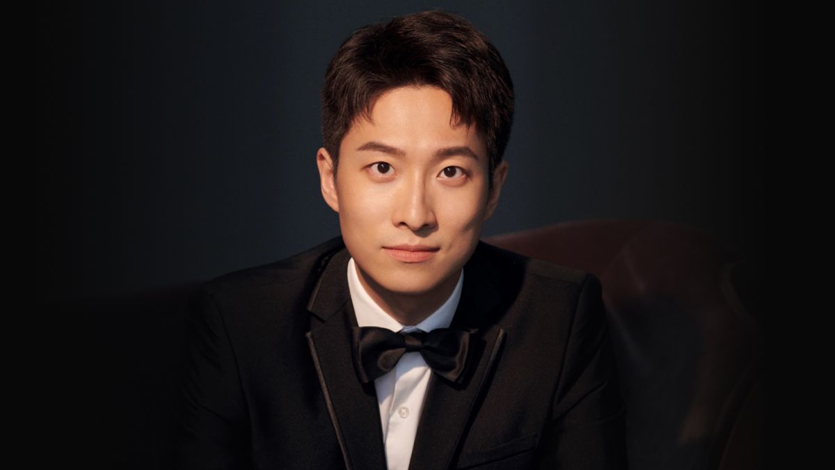 Pianist Shichao Zhang